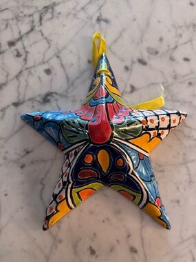 Talavera Mexican pottery star, like new